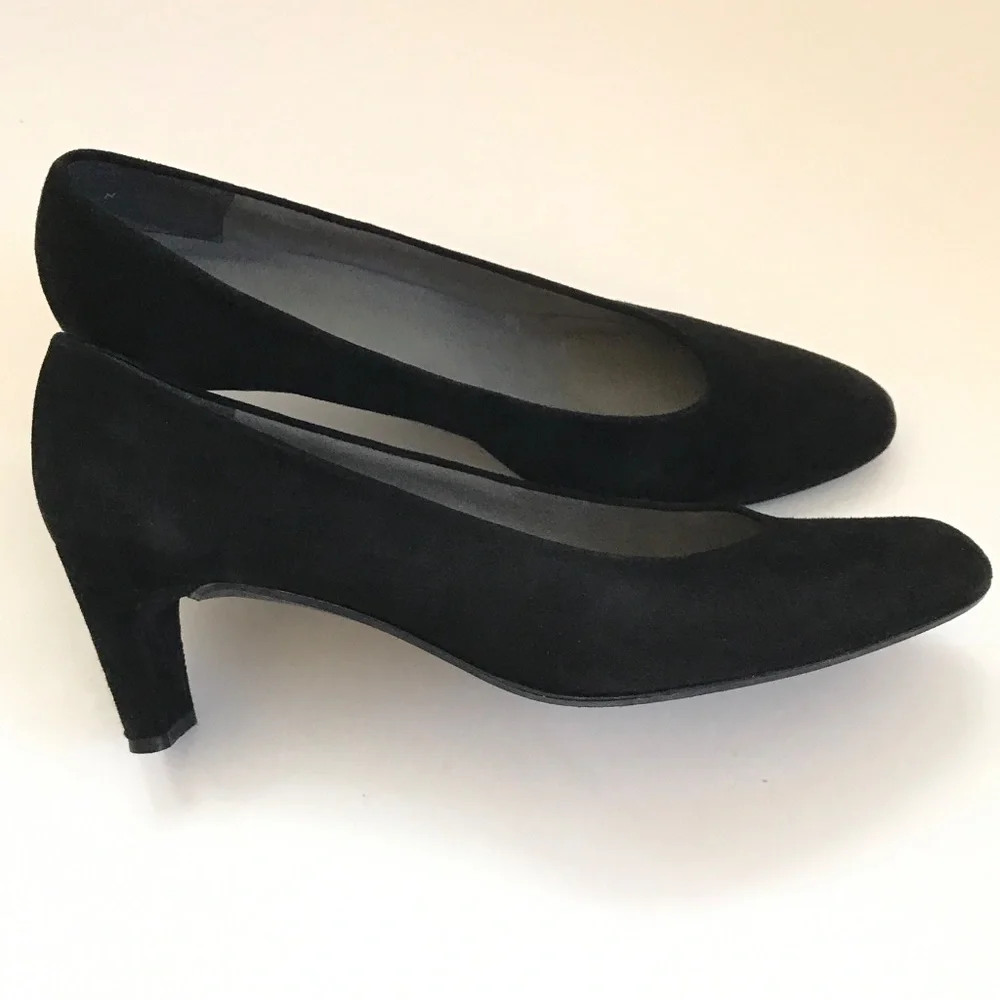 STUART WEITZMAN Black Suede Pump Kitten Heels Women’s Size 10 NARROW